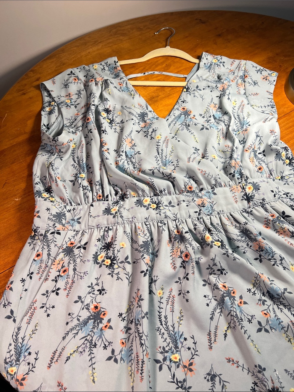 D2 Floral Mini Dress, V Top Detail